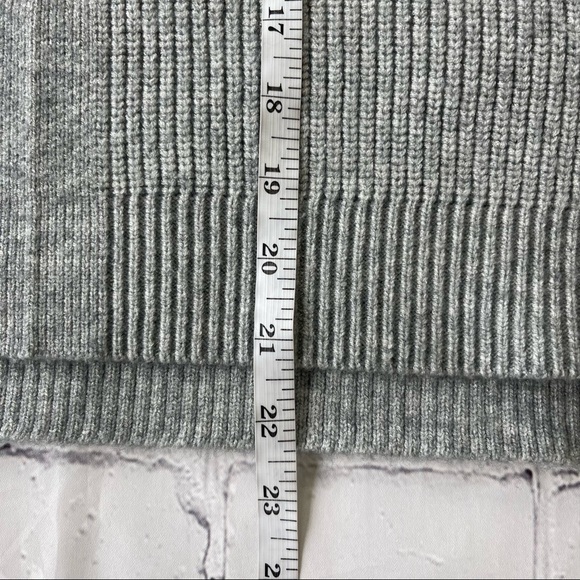 Ann Taylor Woman’s Gray Chunky Knit Lace up neckline sweater size XS warm & cozy - Picture 14 of 14